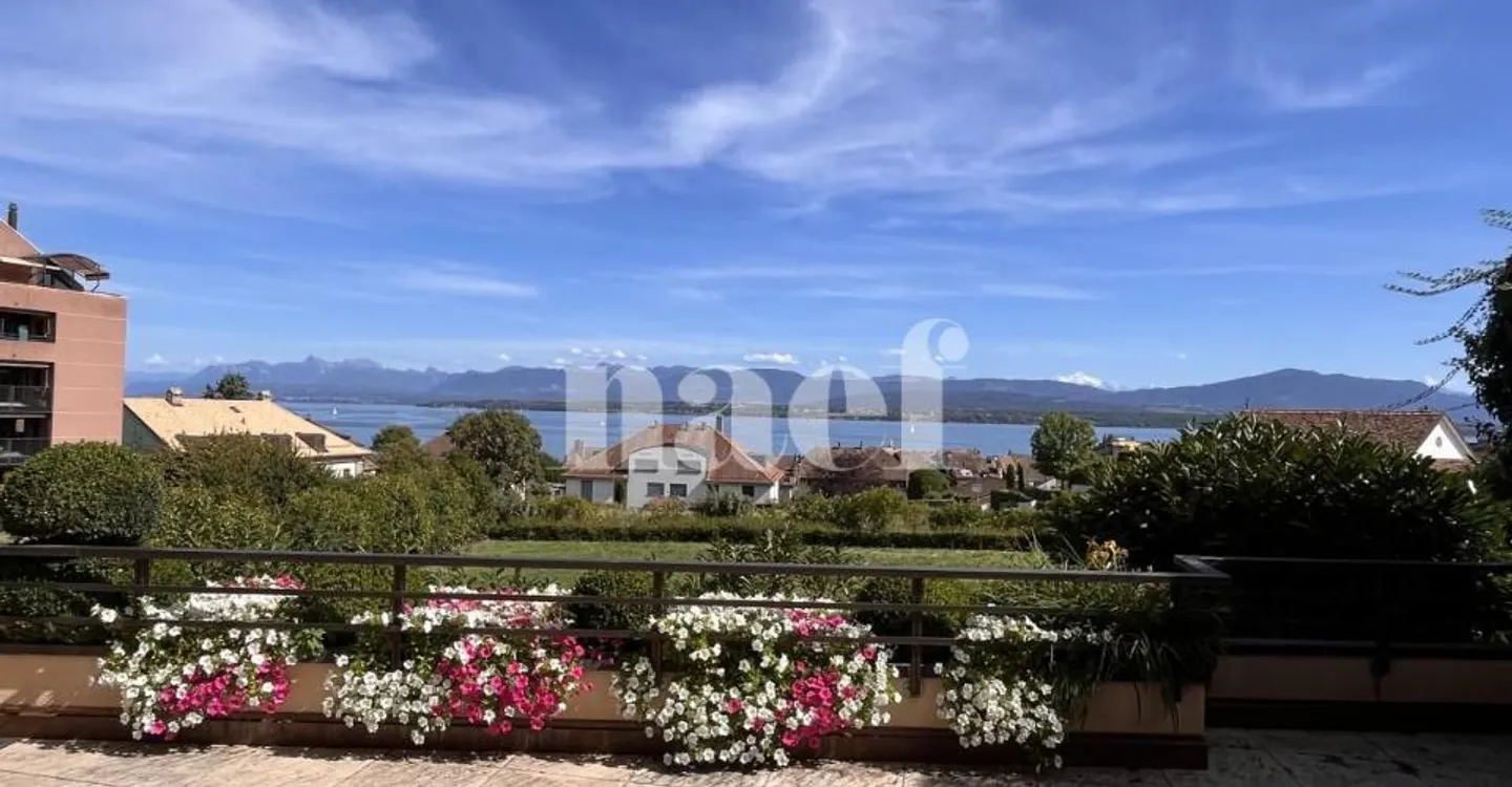 Nel centro di Nyon con vista sul lago e sul castello - Appartamento eccezionale di 4,5 locali con grande terrazza e vista sul lago - Foto 1 di 8