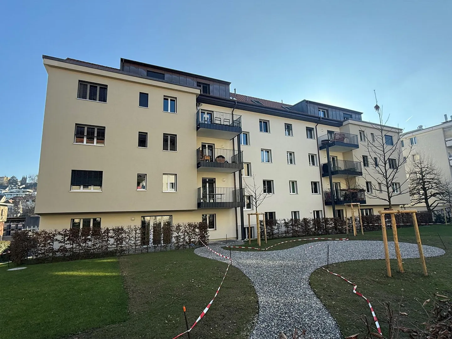 Moderne 2.5-Zimmerwohnung - Foto 1 von 10