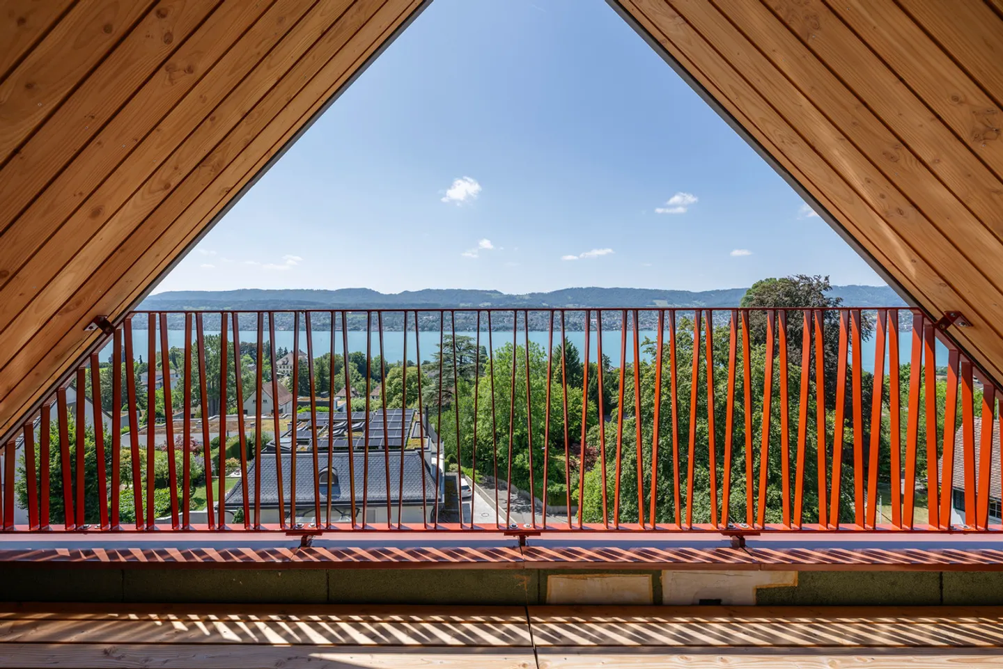 Vie au dernier étage souveraine avec vue spectaculaire sur le lac - Photo 10 sur 13
