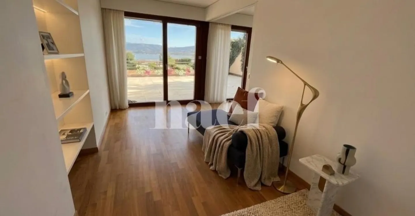 Nel centro di Nyon con vista sul lago e sul castello - Appartamento eccezionale di 4,5 locali con grande terrazza e vista sul lago - Foto 6 di 8