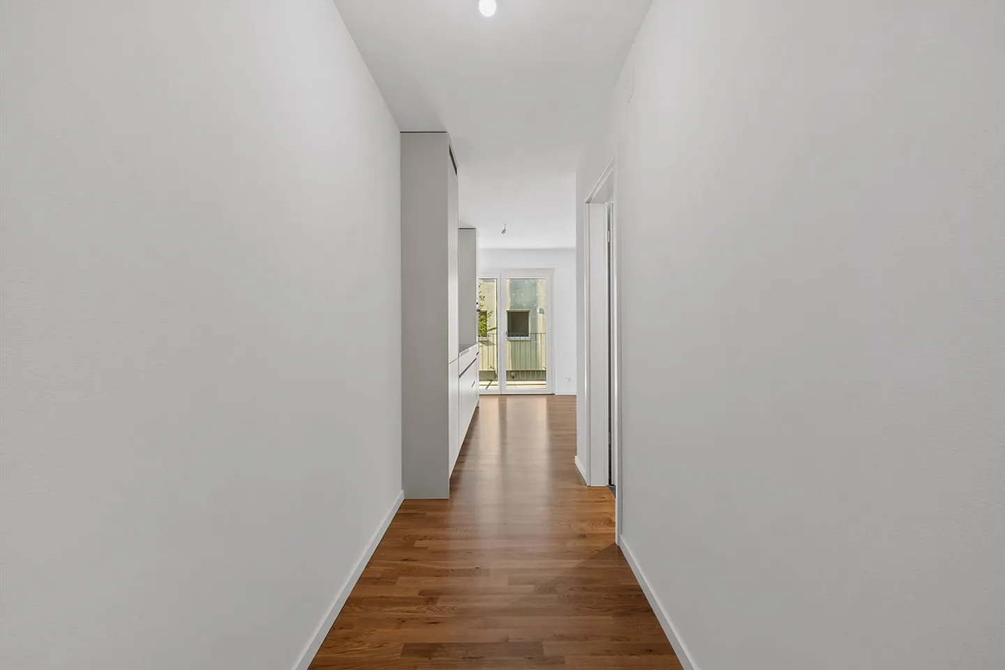 Moderne 2.5-Zimmerwohnung - Foto 2 von 10