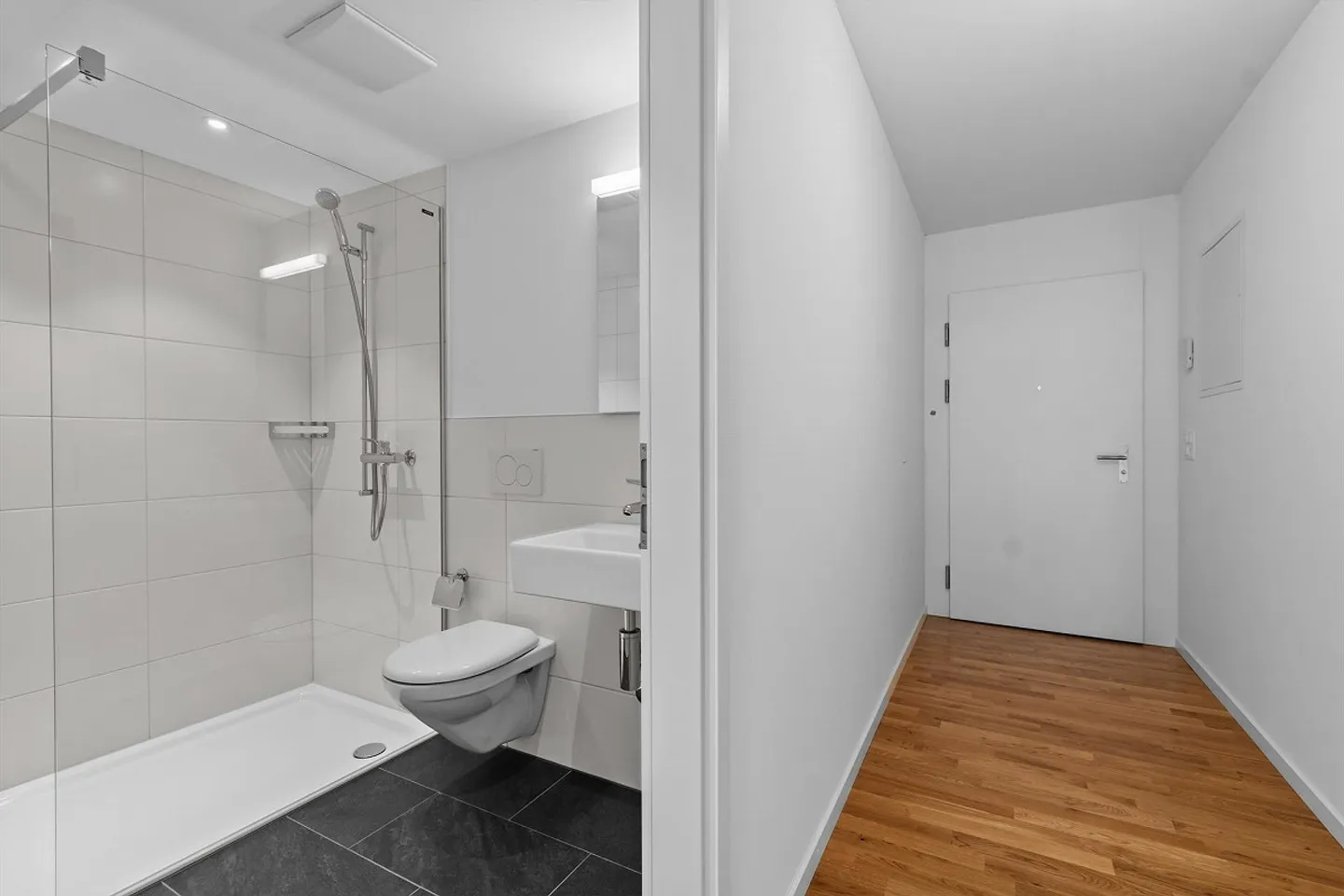 Moderne 2.5-Zimmerwohnung - Foto 3 von 10