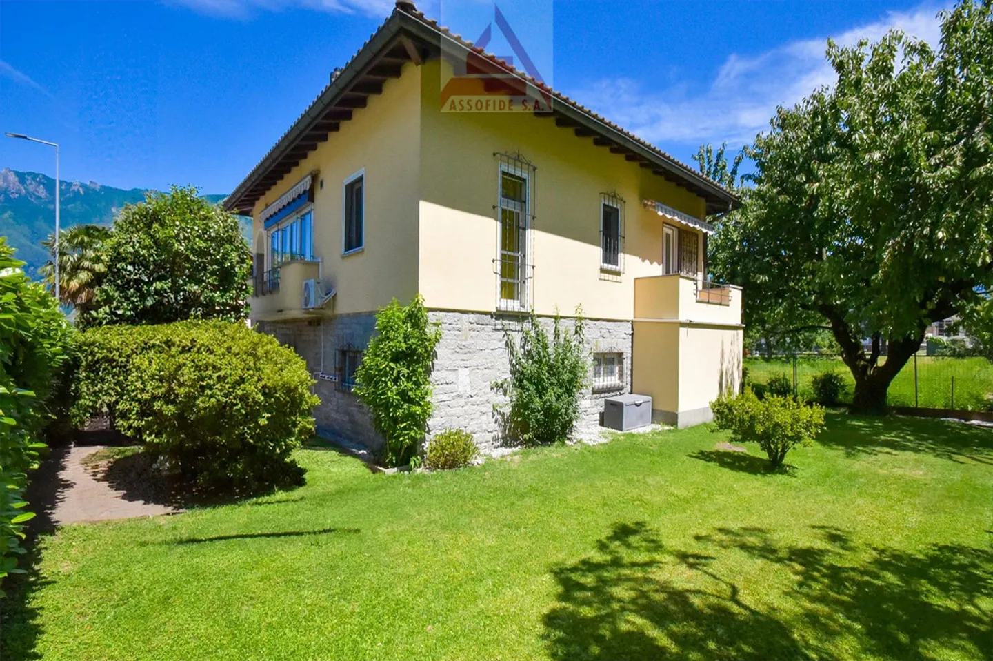 Charmantes Einfamilienhaus in Cadenazzo - Foto 1 von 7