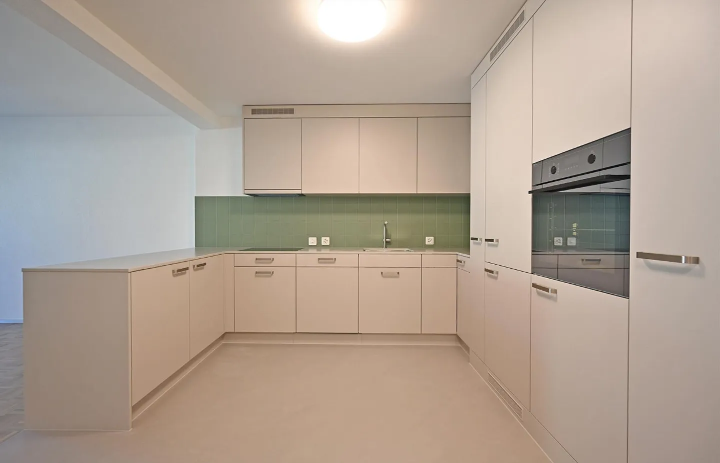 Appartamento moderno vicino a Eigerplatz - Foto 1 di 9