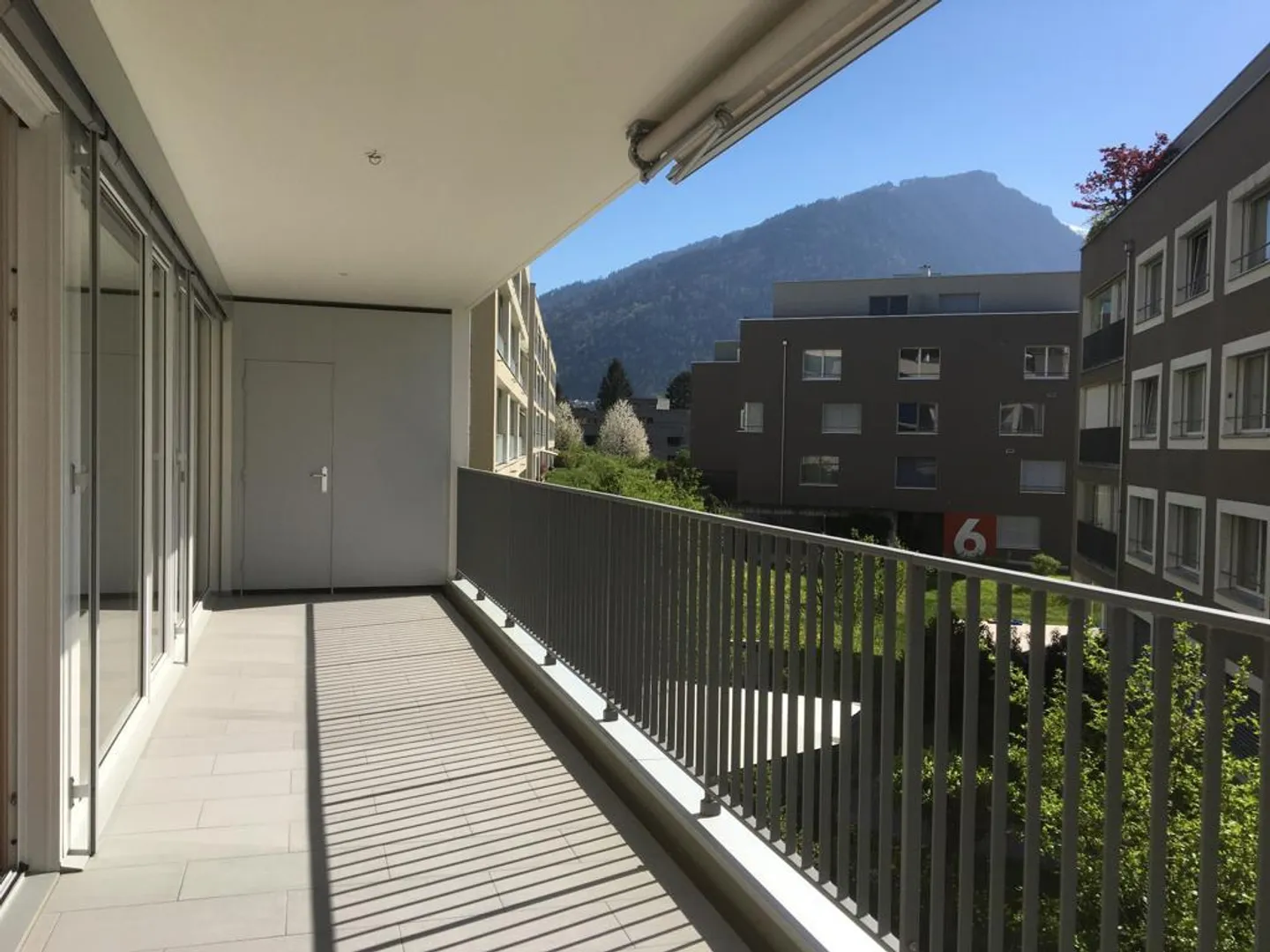 Lichtdurchflutete, grosszügige 3-Zimmer-Wohnung an sonniger Lage - Foto 2 von 10