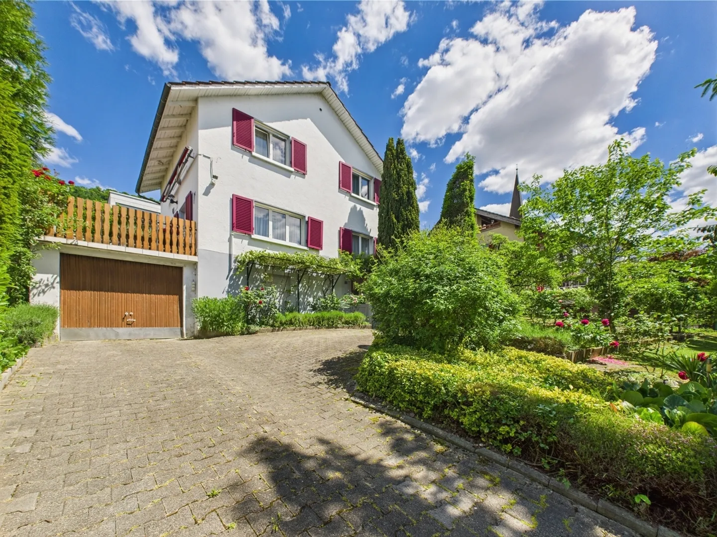 Charming single-family home with large garden and lots of potential in Klingnau - Photo 1 of 11
