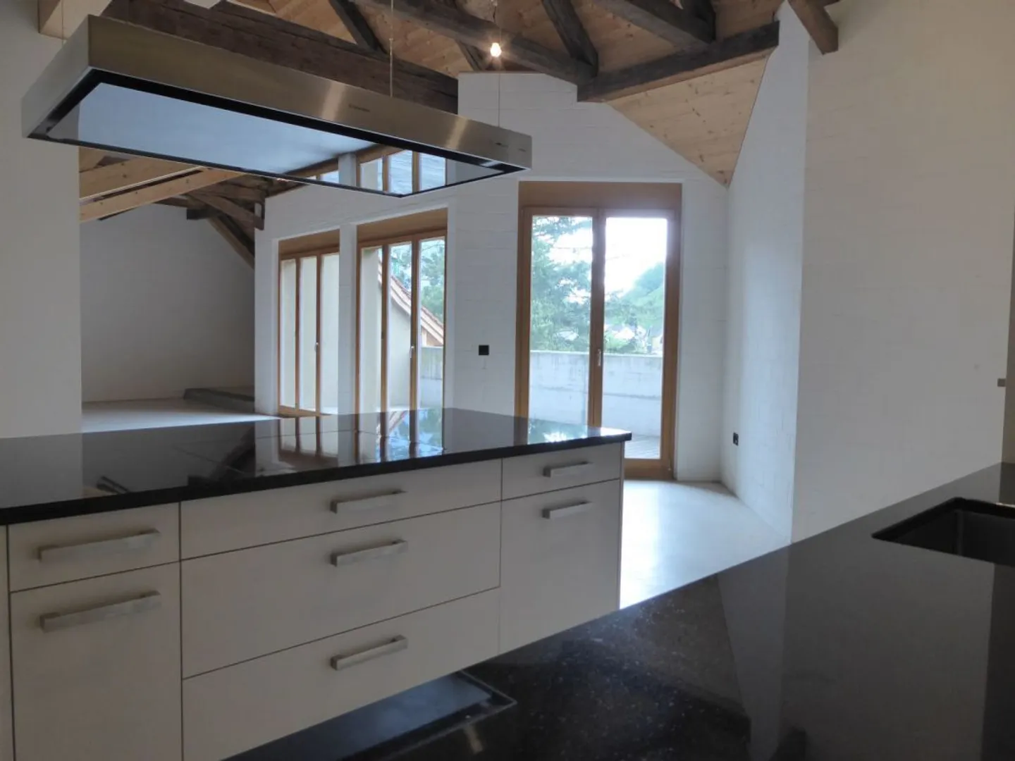 Appartement Unique avec Balcon - Photo 3 sur 18