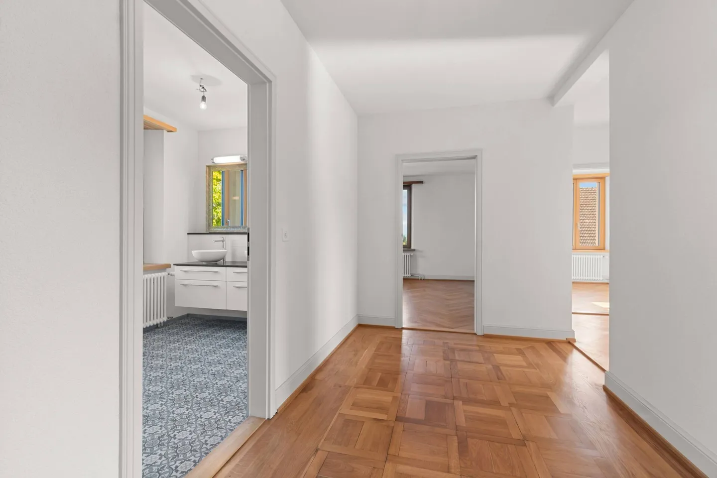 Attico su più piani con balcone e vista fantastica! - Foto 9 di 15