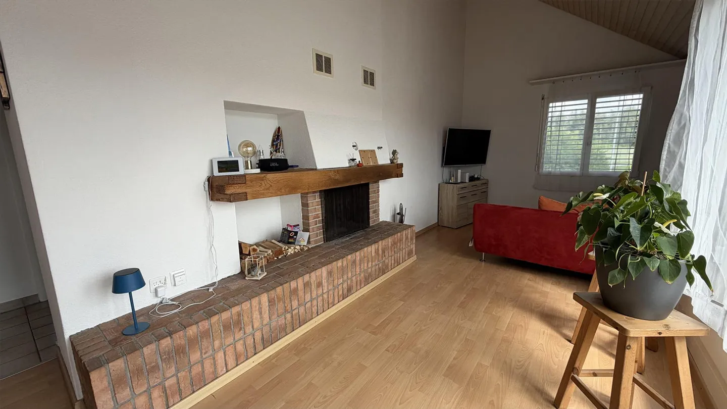 Charmante Dachwohnung in Tann - Foto 3 von 8