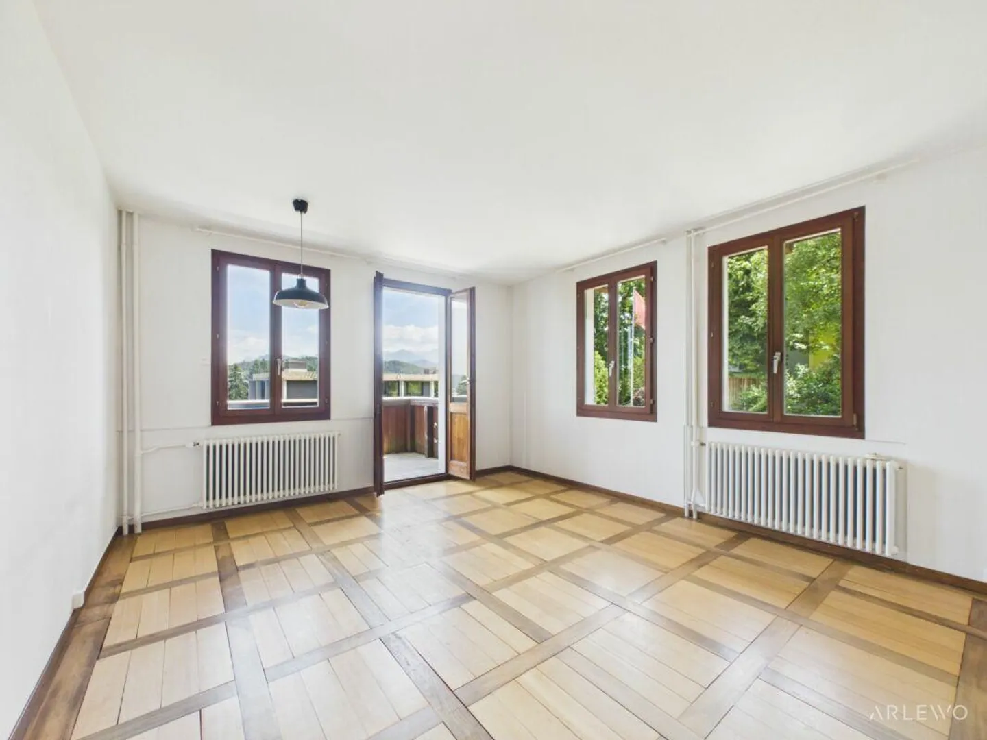 Chalet with panoramic view and large garden paradise - Photo 3 of 14