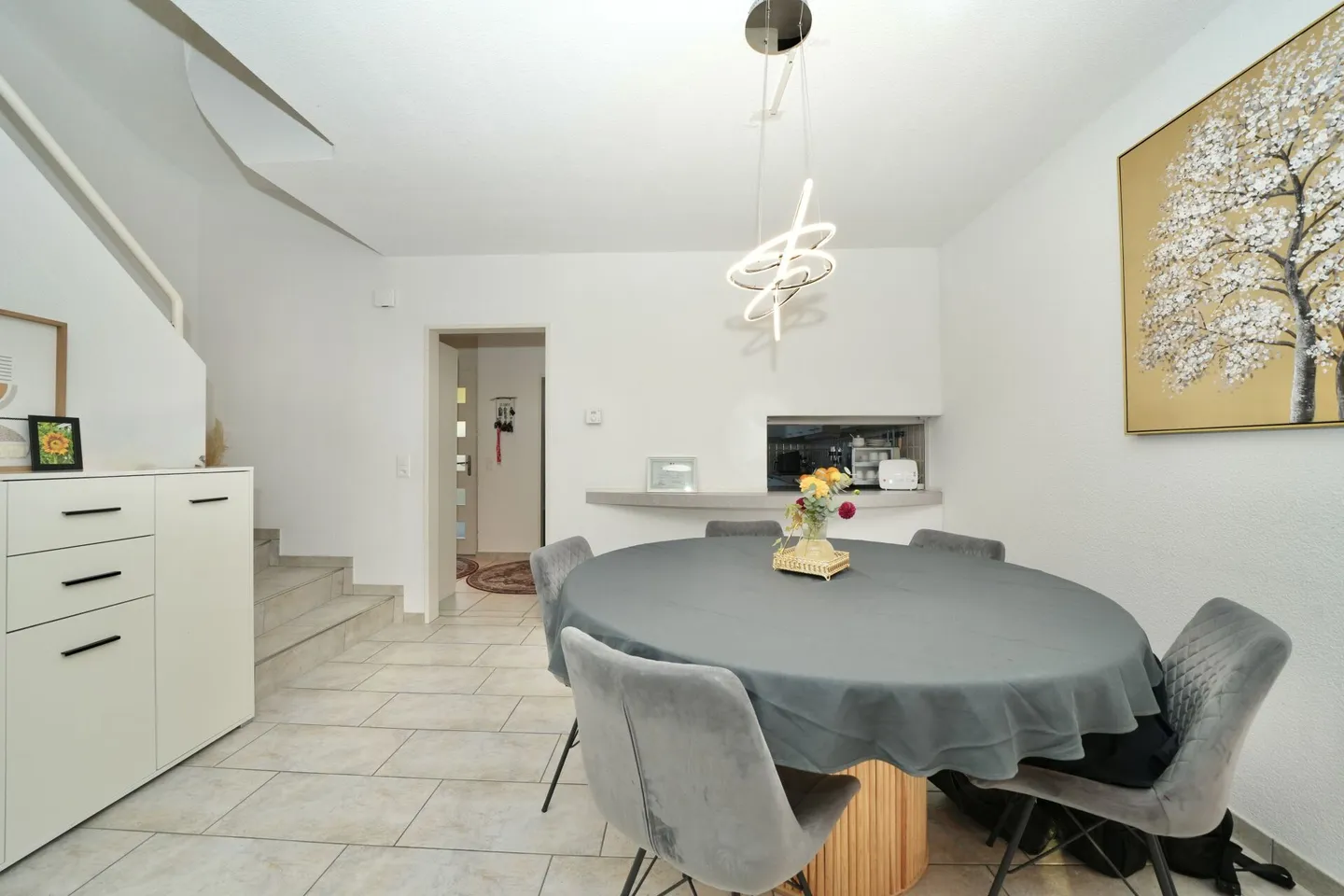 SPACIOUS TERRACED FAMILY HOUSE WITH A DREAM VIEW OF THE CASTLE RUINS - Photo 5 of 9