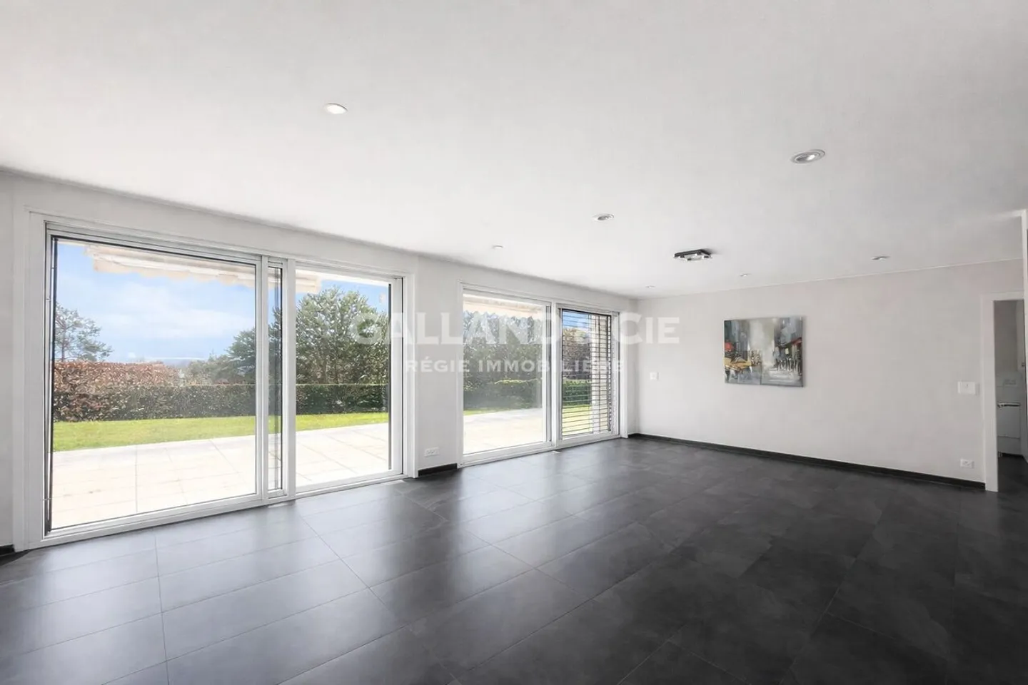 Magnificent 5.5-room apartment with garden and terrace in Pully - Photo 1 of 8