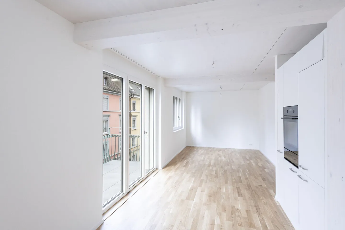 Appartamento Loft Moderno con Loggia vicino a Helvetiaplatz - Foto 2 di 10