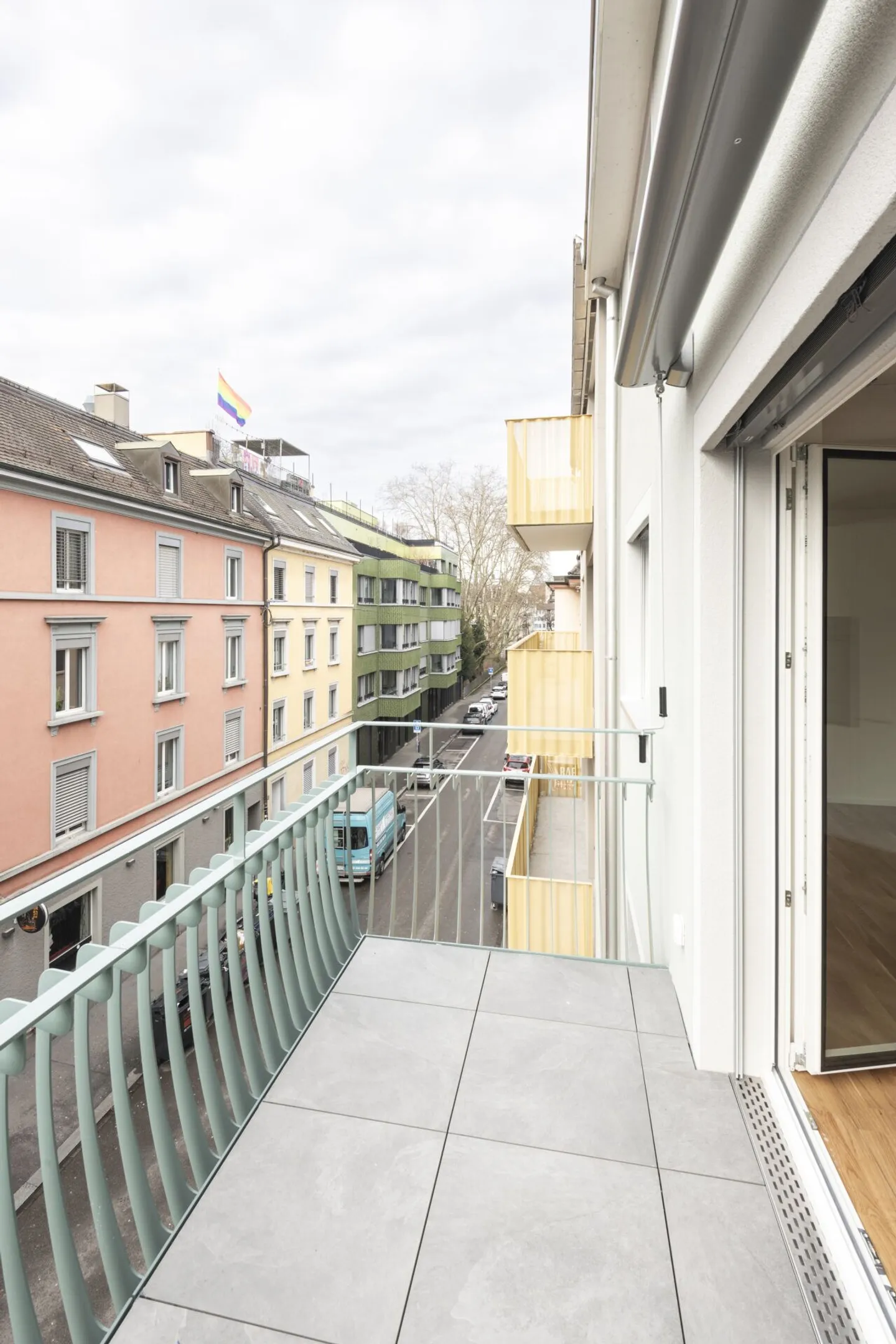 Appartamento Loft Moderno con Loggia vicino a Helvetiaplatz - Foto 6 di 10