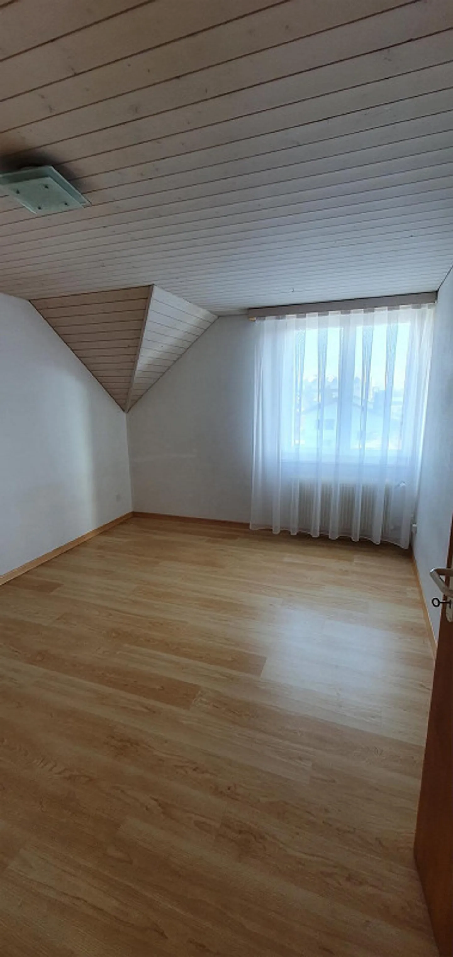 Appartamento di 3,5 stanze in affitto - Foto 2 di 10