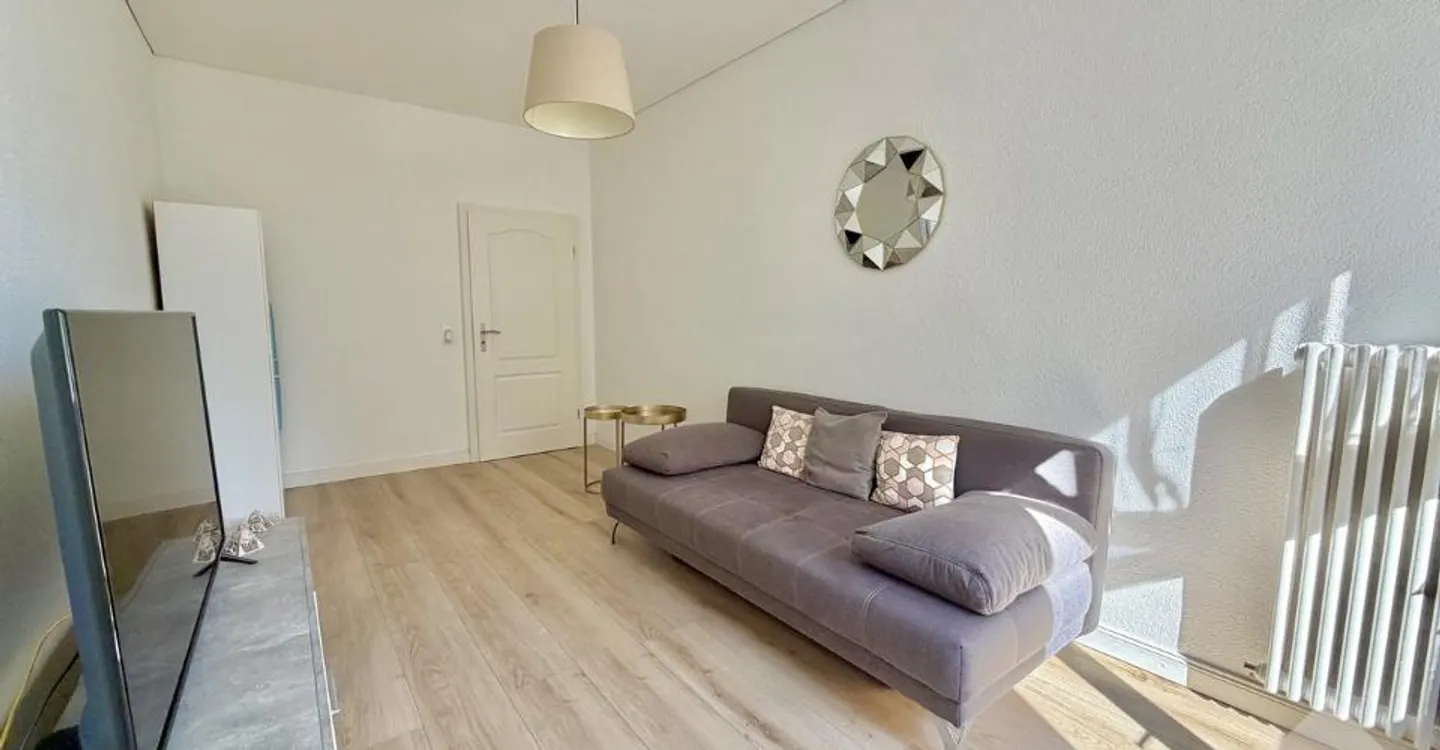 Renovierte 2,5-Zimmer-Wohnung mit Garagenbox! - Foto 2 von 10