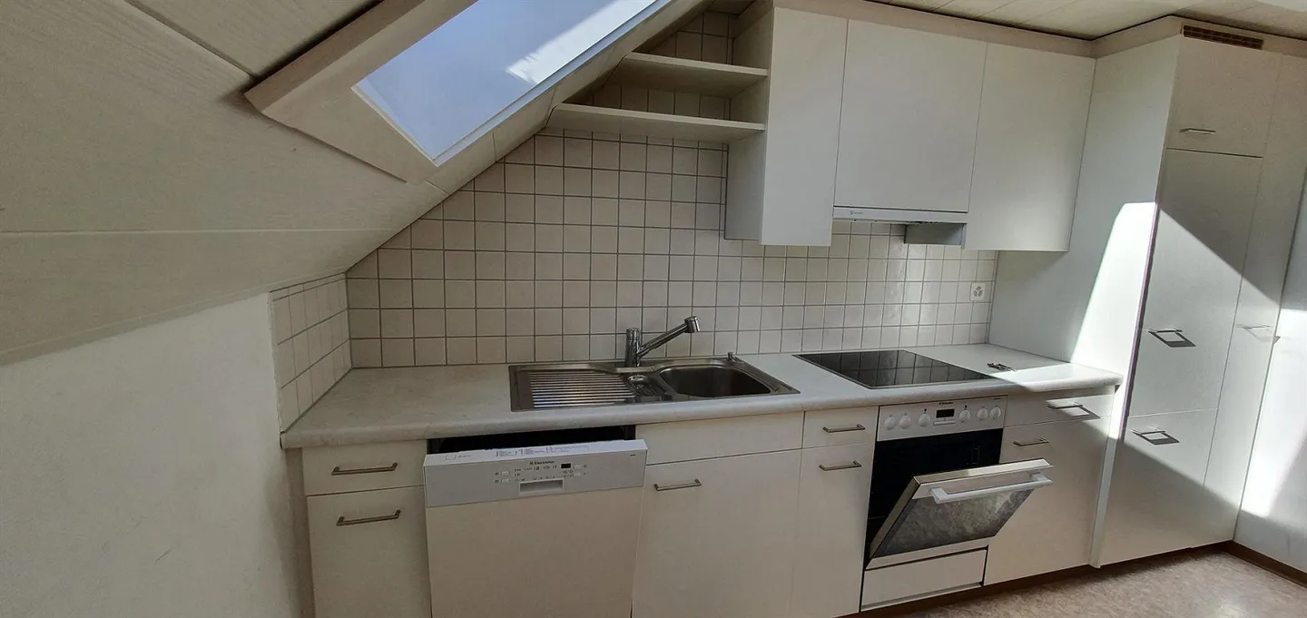 Appartamento di 3,5 stanze in affitto - Foto 3 di 10