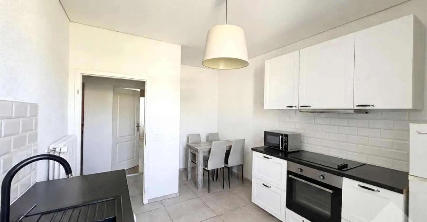 Renovierte 2,5-Zimmer-Wohnung mit Garagenbox! - Foto 5 von 10