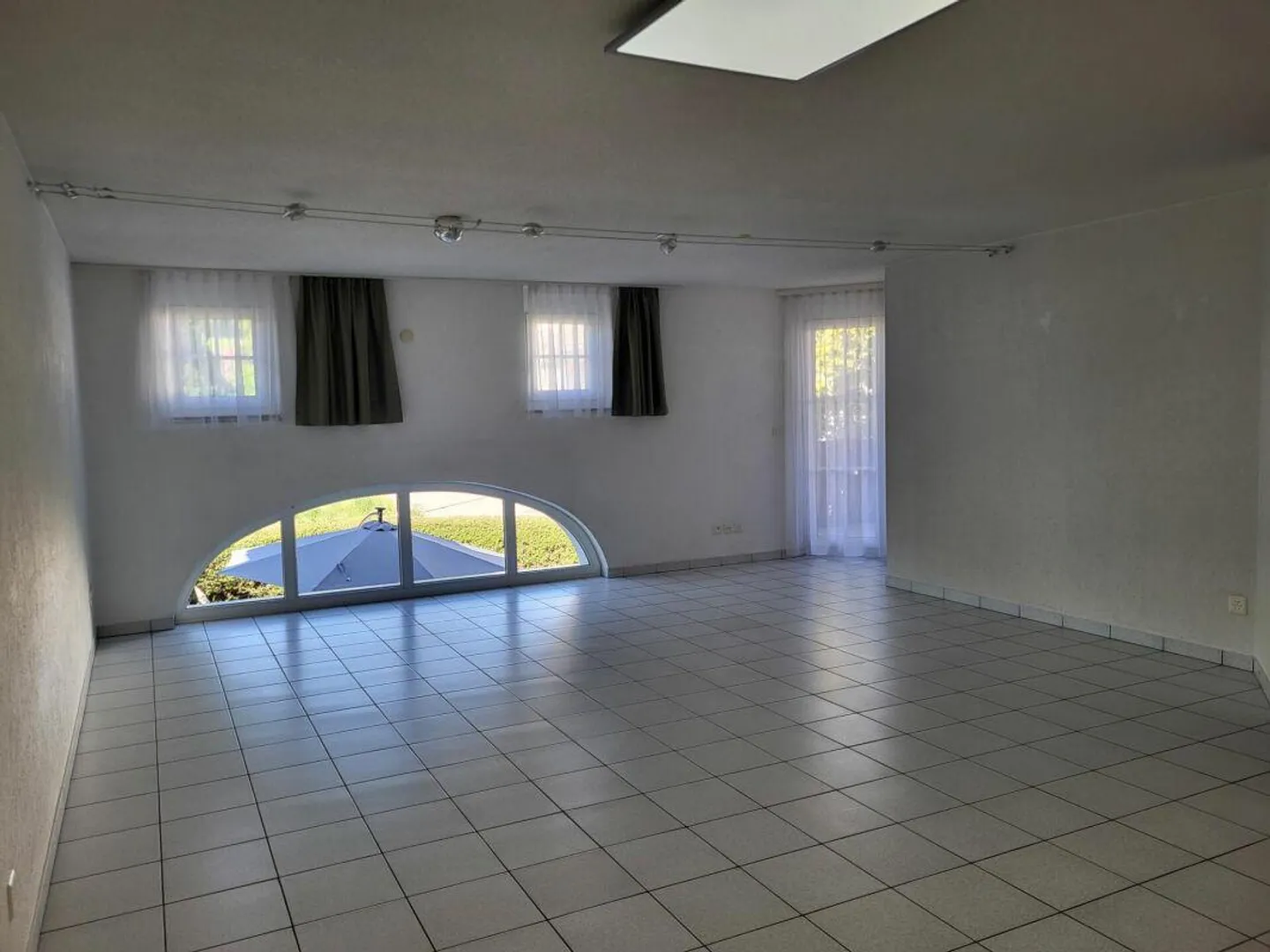 Appartamento idilliaco di 3,5 stanze cerca nuovi inquilini - Foto 3 di 8