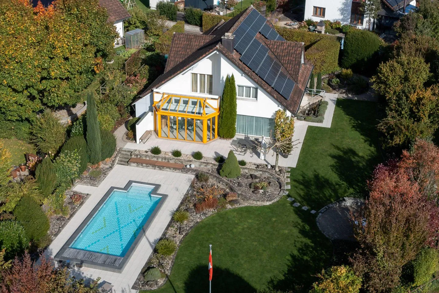 Maison individuelle bien entretenue avec jardin attrayant dans un quartier résidentiel calme - Photo 1 sur 15