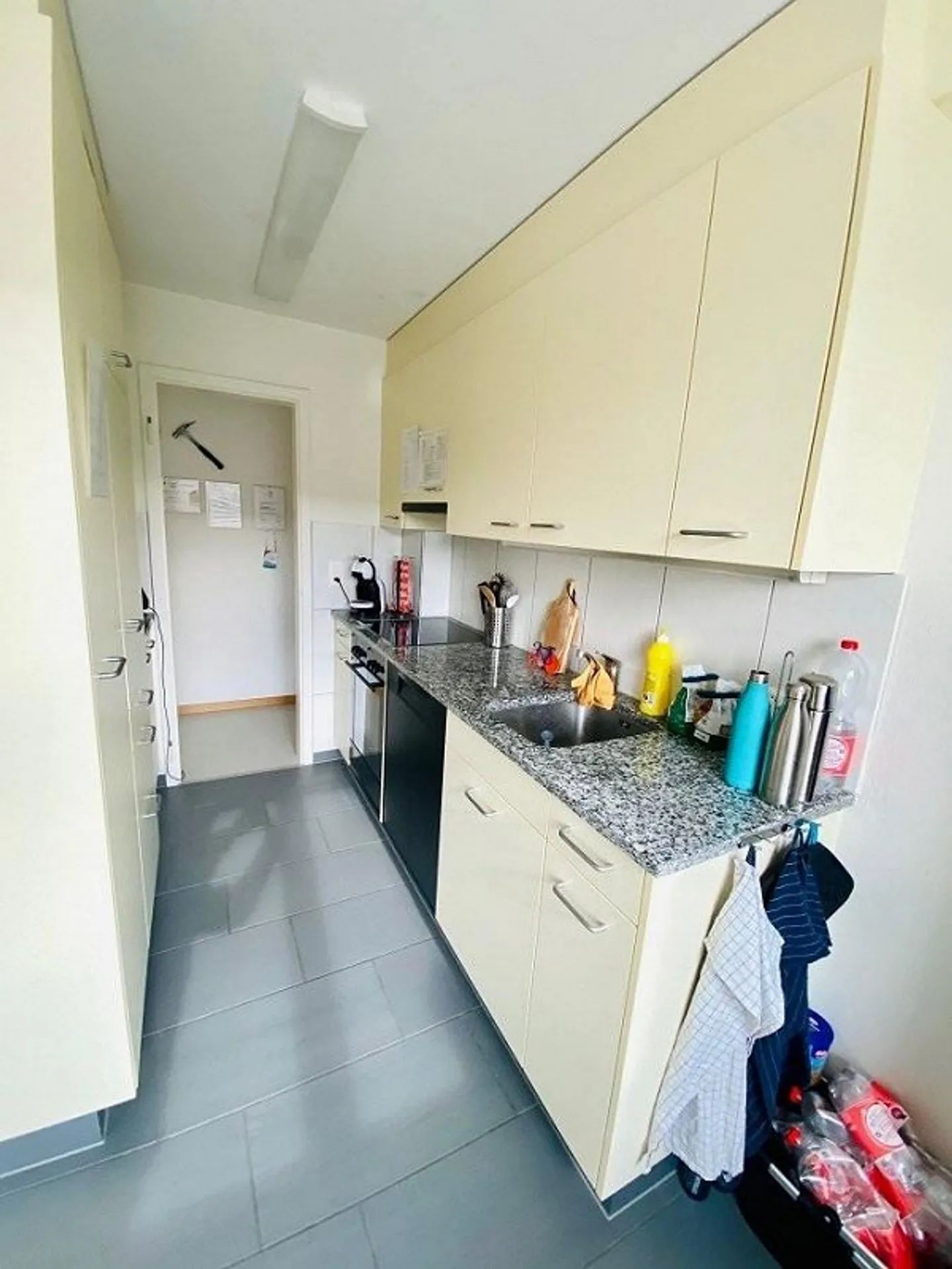 Central Single Apartment - Photo 2 of 6