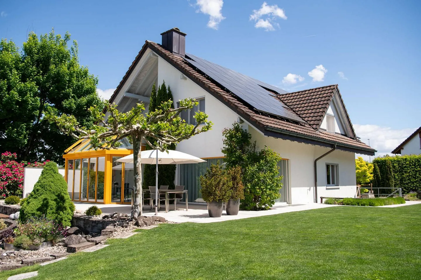 Maison individuelle bien entretenue avec jardin attrayant dans un quartier résidentiel calme - Photo 3 sur 15