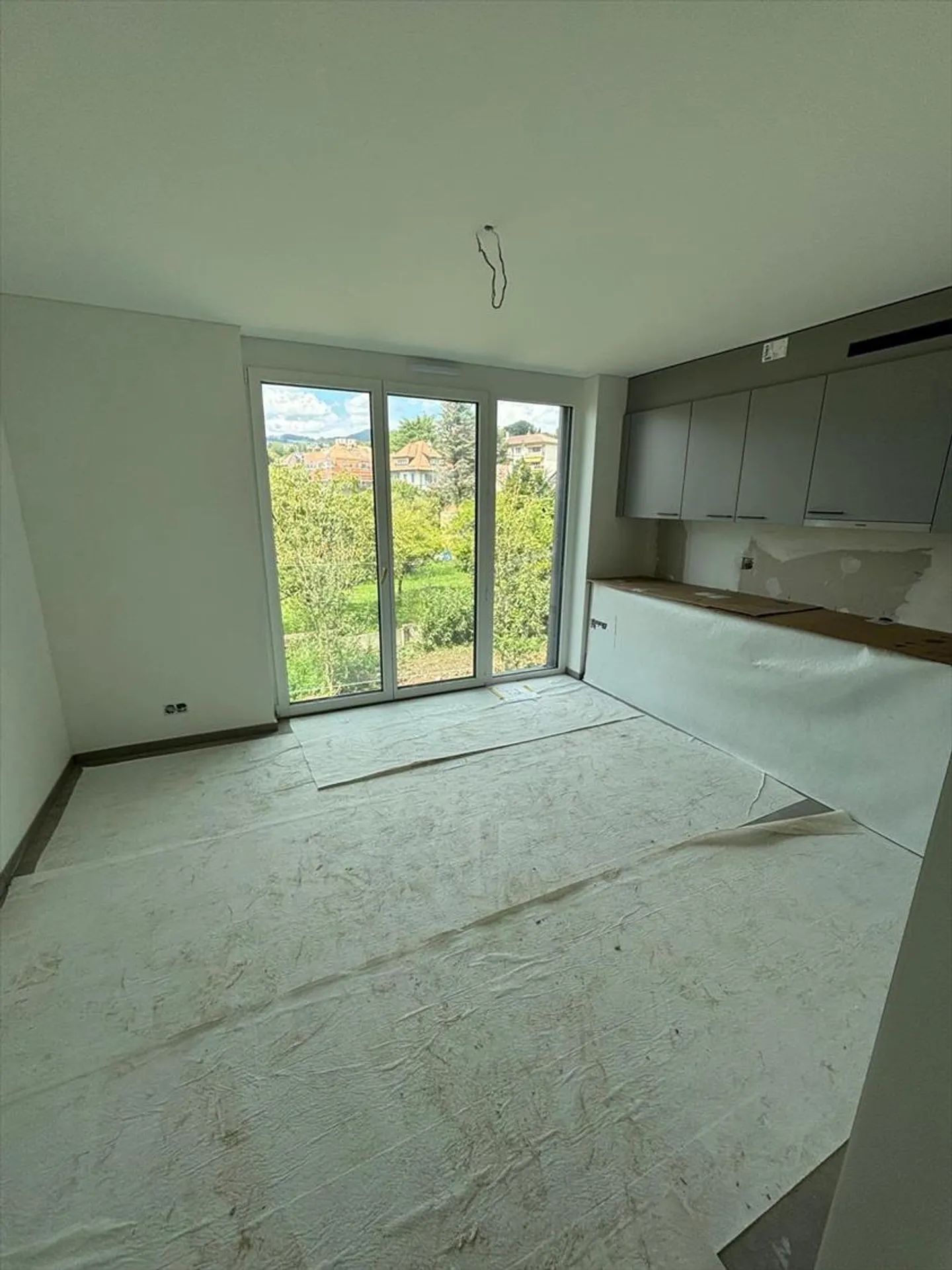 New Studio for Rent in the Center of La Tour-de-Peilz - Photo 1 of 7