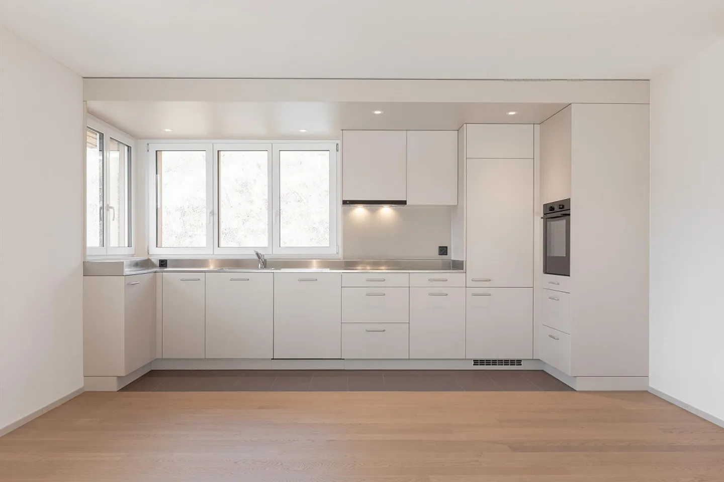 Nouvel appartement en attique de 3,5 pièces avec vue - Photo 1 sur 7