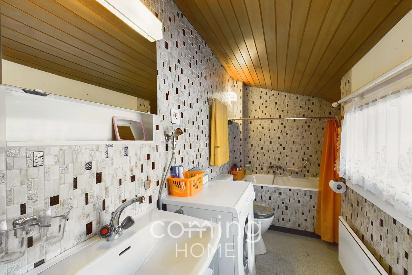 Chalet a Termen - con charme tradizionale, vista e grande potenziale di ristrutturazione - Foto 9 di 17