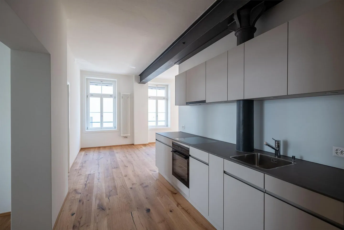 Appartement moderne de 3 pièces de haute qualité avec charme ancien - Photo 3 sur 13