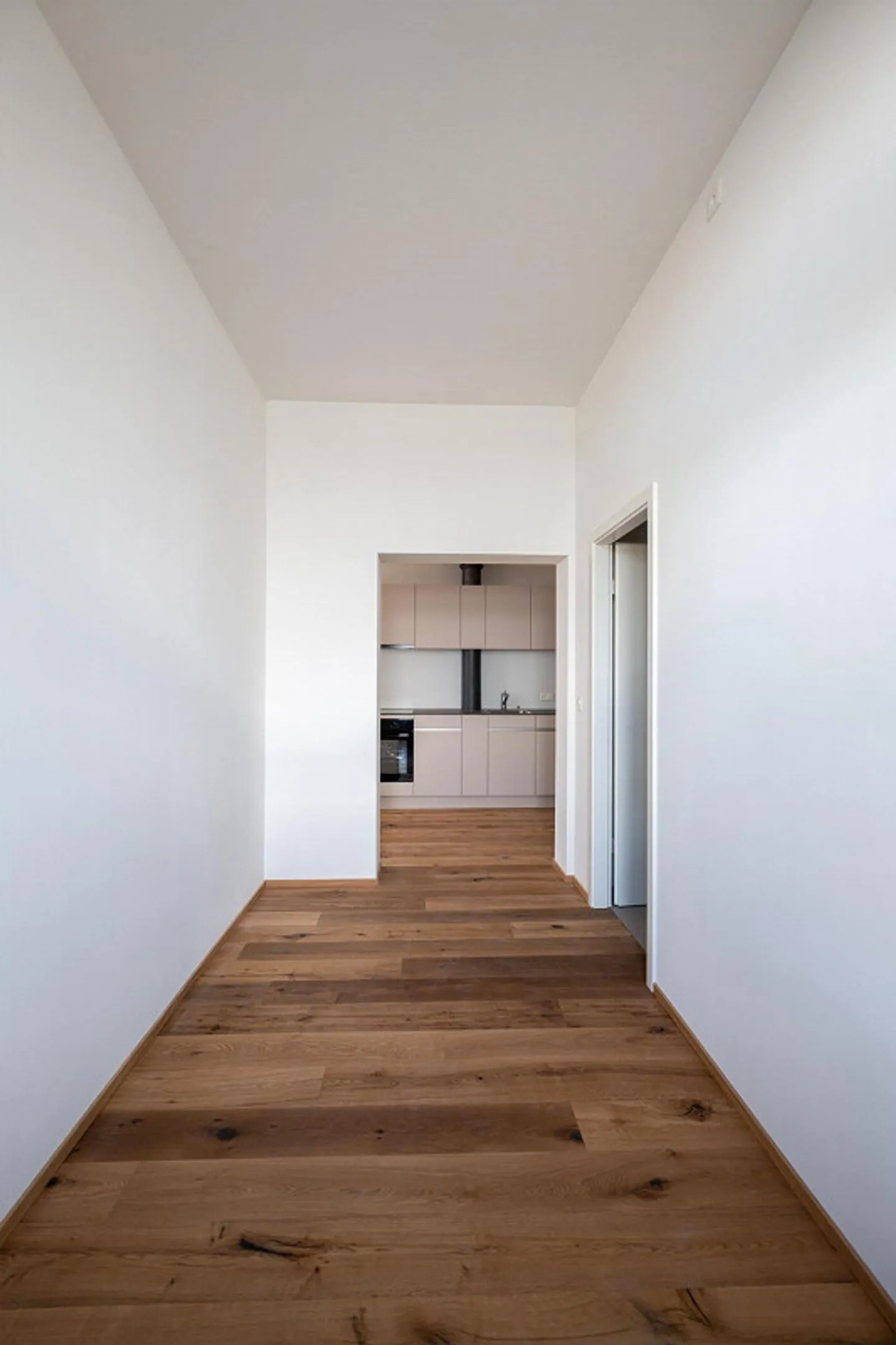 Appartement moderne de 3 pièces de haute qualité avec charme ancien - Photo 11 sur 13