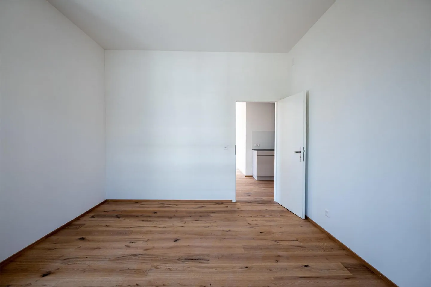 Appartement moderne de 3 pièces de haute qualité avec charme ancien - Photo 9 sur 13