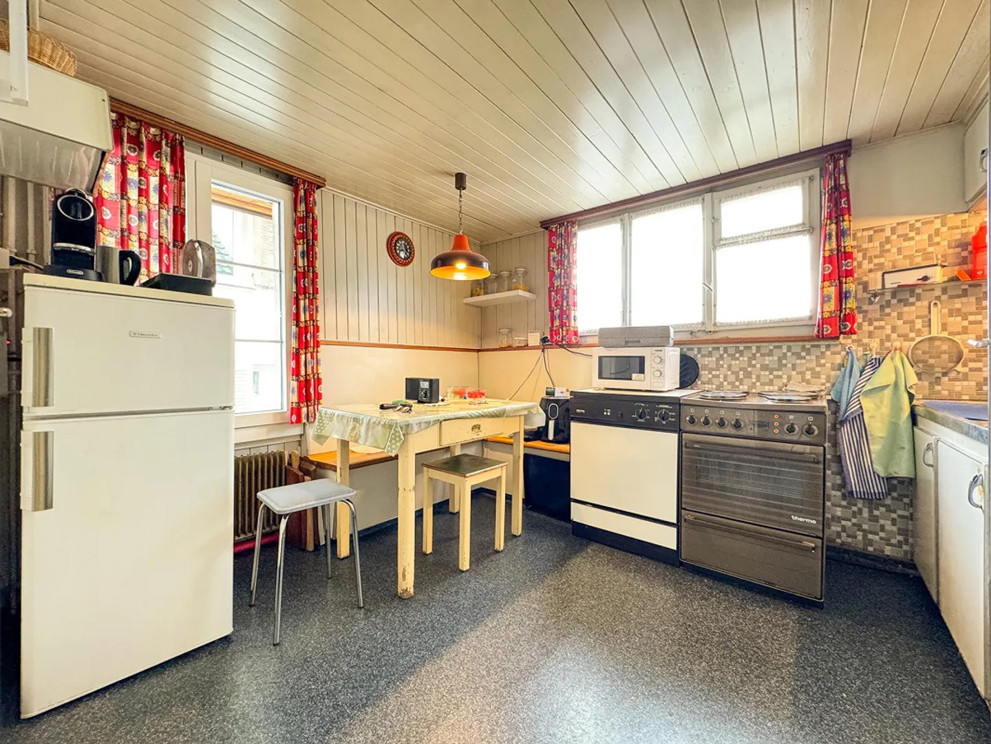 Einfamilienhaus mit Gewerbefläche - Foto 3 von 9