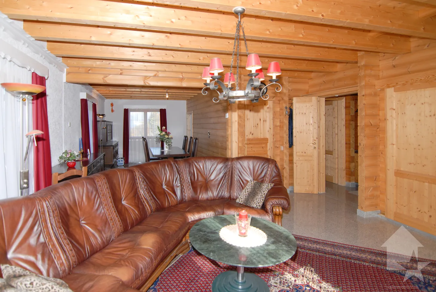 Beautiful 6.5-room chalet enjoying a magnificent panoramic view - Photo 3 of 13