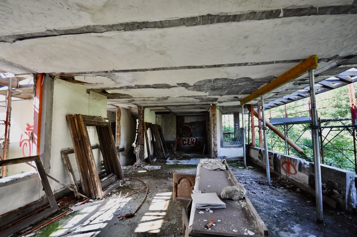 Villa à rénover entourée d'un grand parc avec beaucoup d'intimité - Photo 17 sur 24