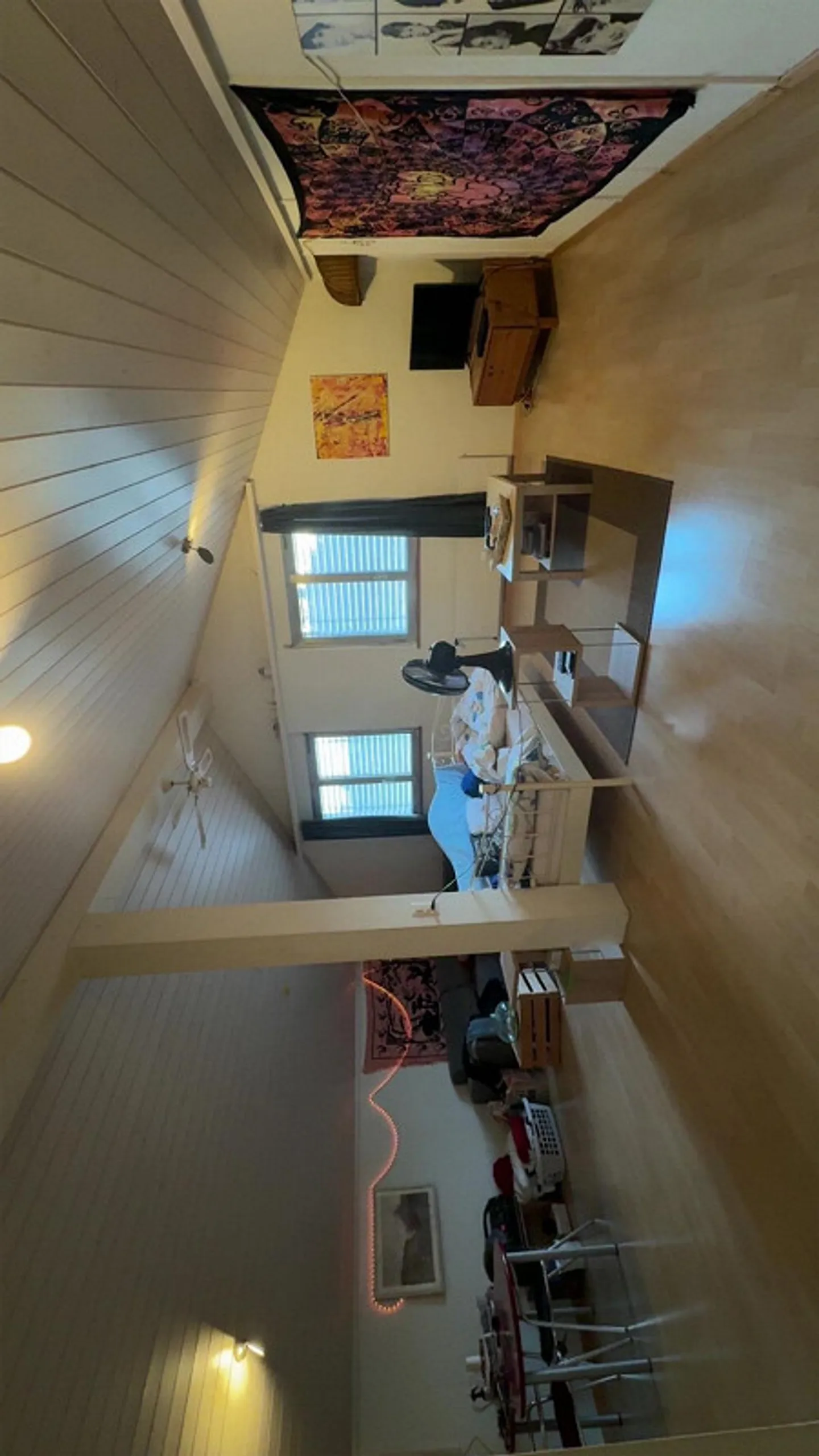 Luminoso monolocale in posizione tranquilla - con cucina e bagno separati - Foto 2 di 7