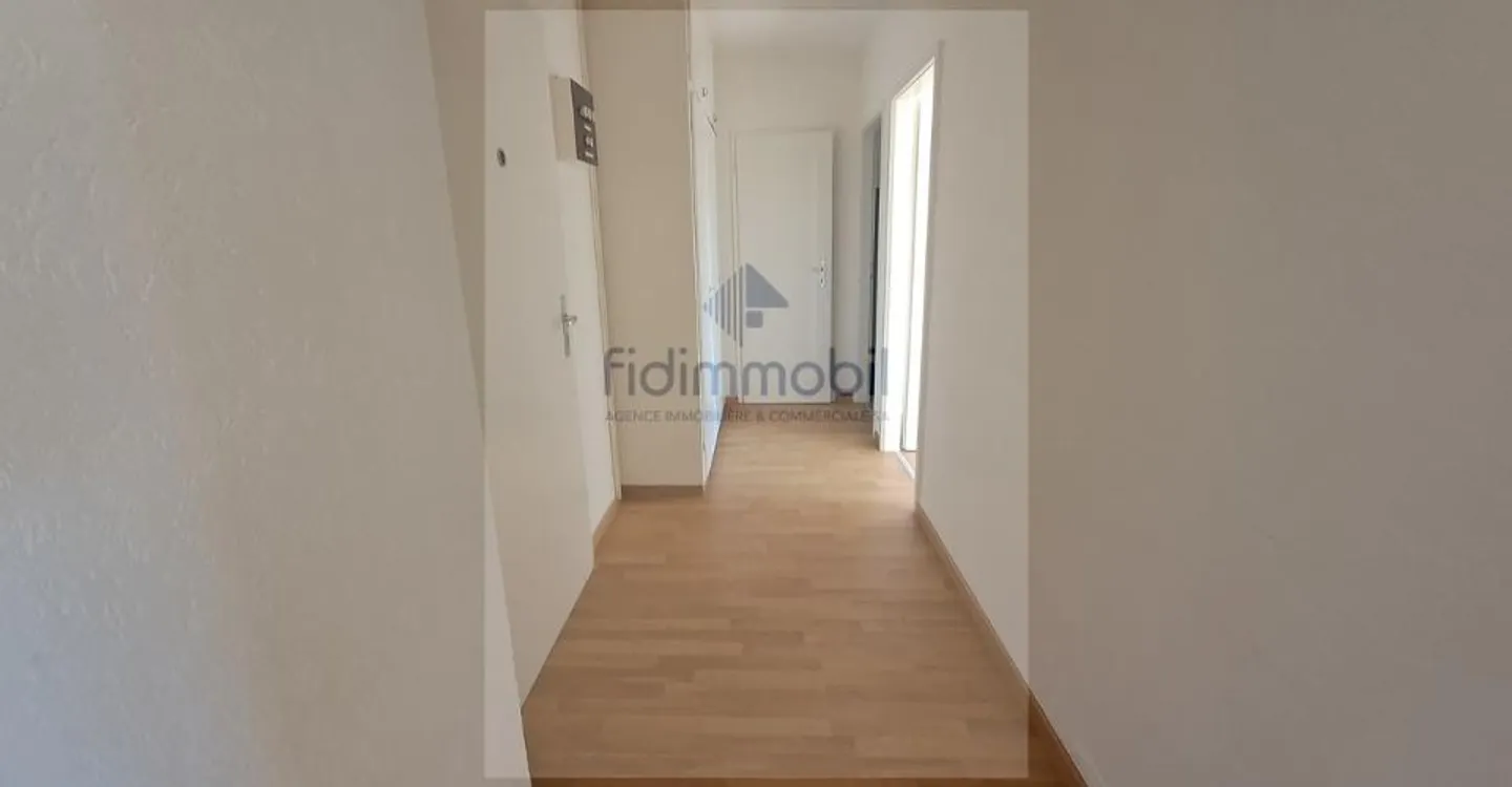 Zu vermieten, 2 Zimmer, Combe-Grieurin 37b, La Chaux-de-Fonds - Foto 2 von 5