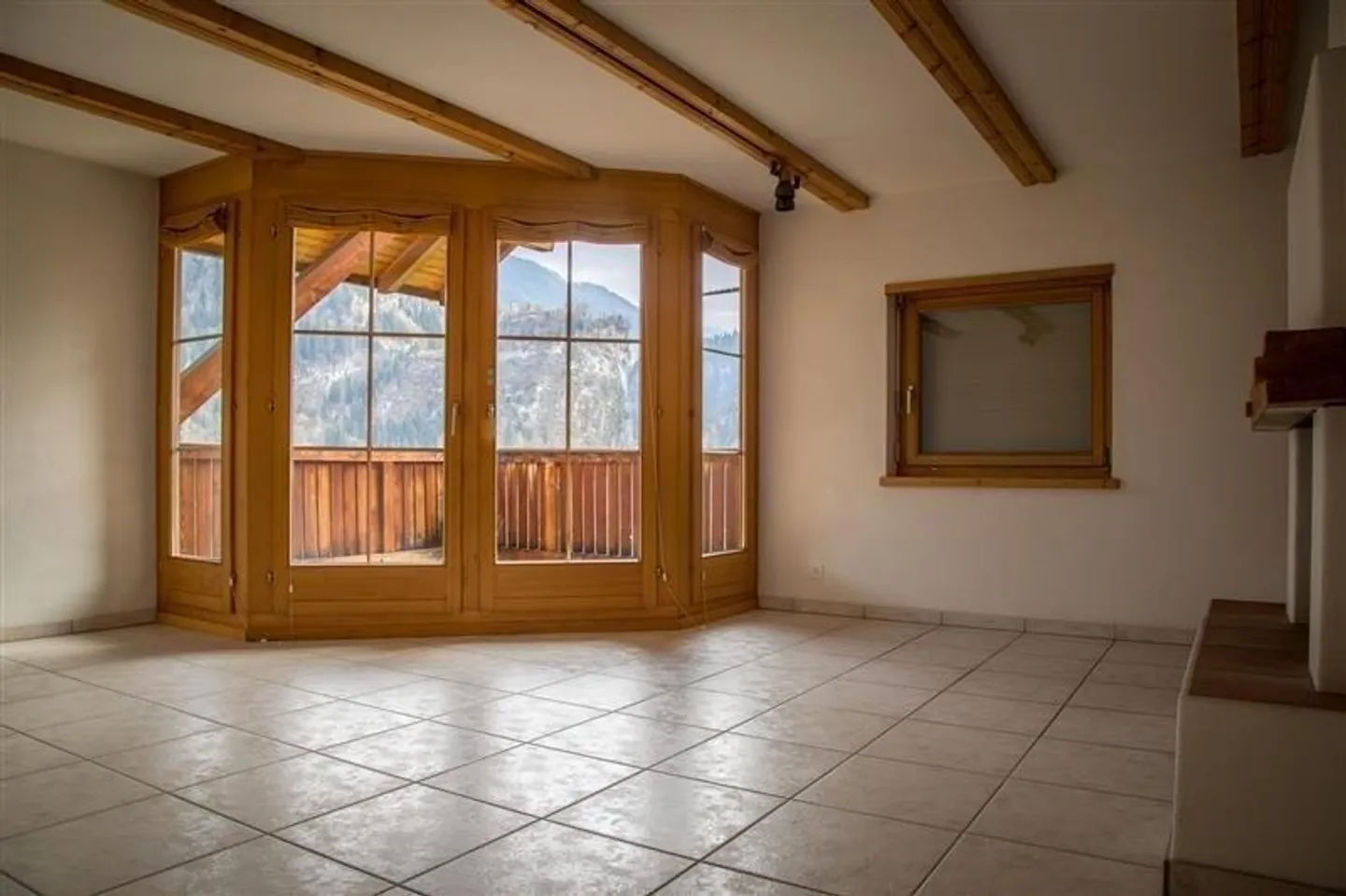 Schöne 3.5 Zimmer-Wohnung zu vermieten - Foto 2 von 7