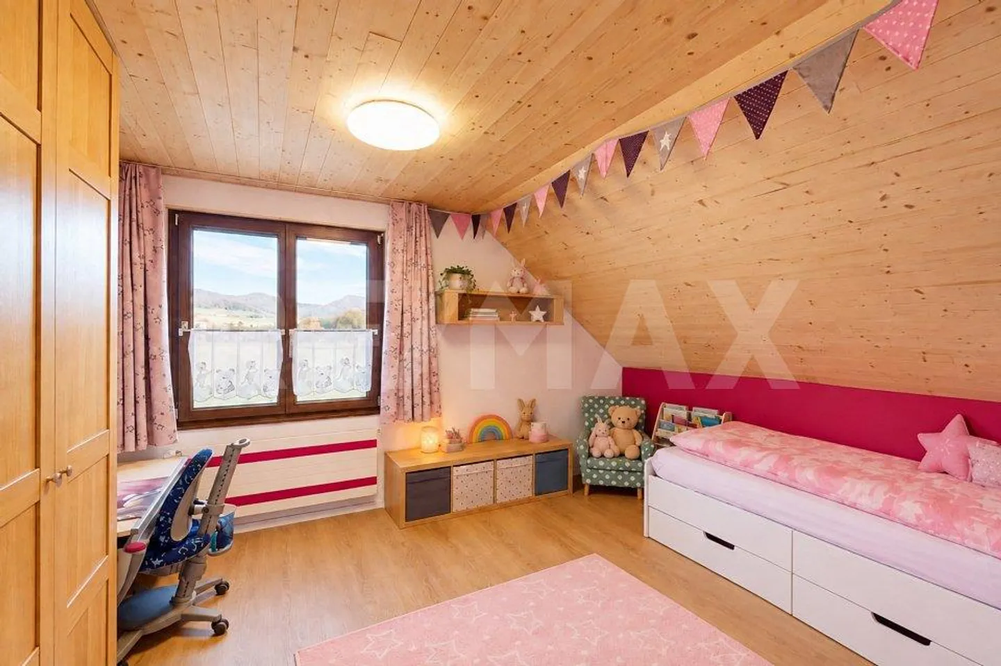 Maison familiale de 6,5 pièces avec beaucoup d'espace, grand jardin... - Photo 9 sur 13