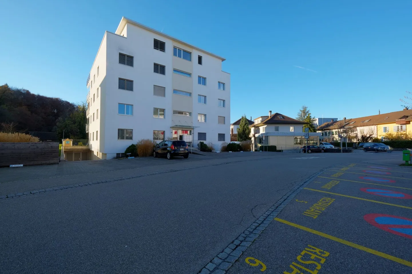 Grosszügige 4.5-Zimmer-Wohnung mit grosser Terrasse & Gartenfläche - Zentrale Lage in Derendingen! - Foto 2 von 18