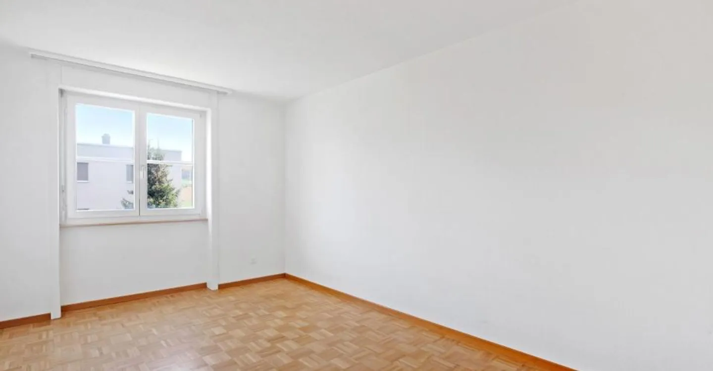 Bright & Spacious Apartment - Photo 5 of 7