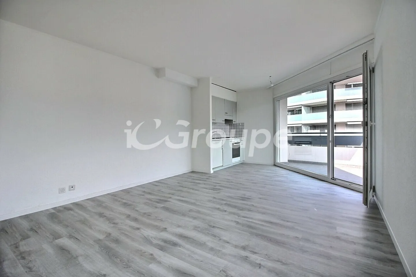 Studio for rent a few steps from downtown Sion - Photo 3 of 5