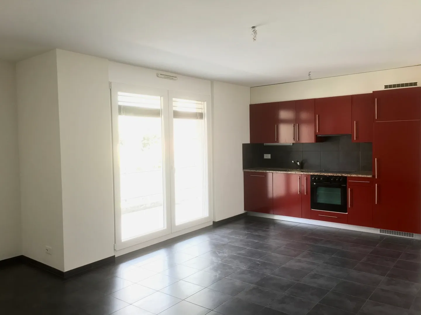 Spacious 3.5-room apartment on the 2nd floor - Photo 2 of 7