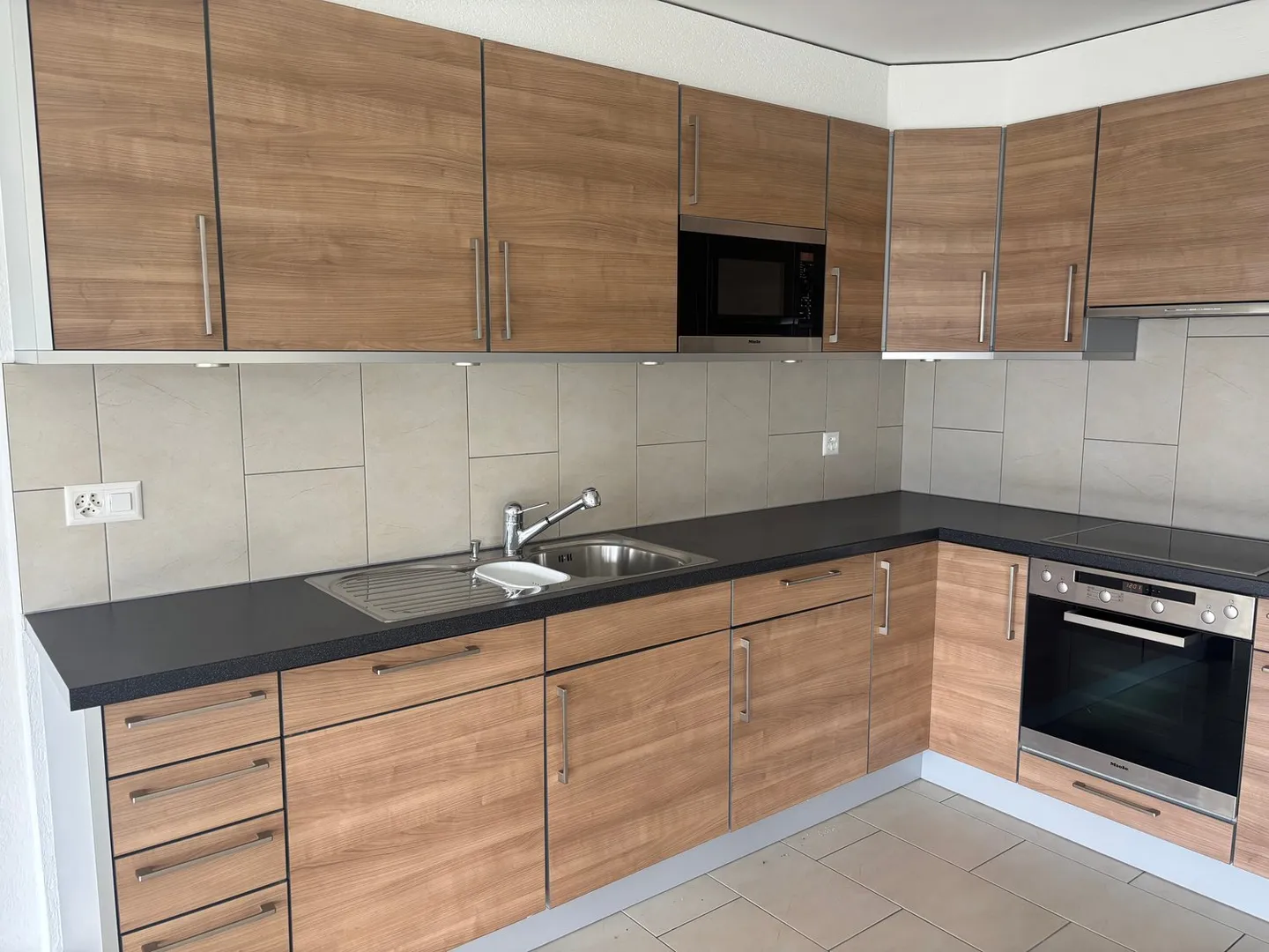 Magnifico appartamento di 4,5 stanze con vista panoramica a Chernex - Foto 5 di 24