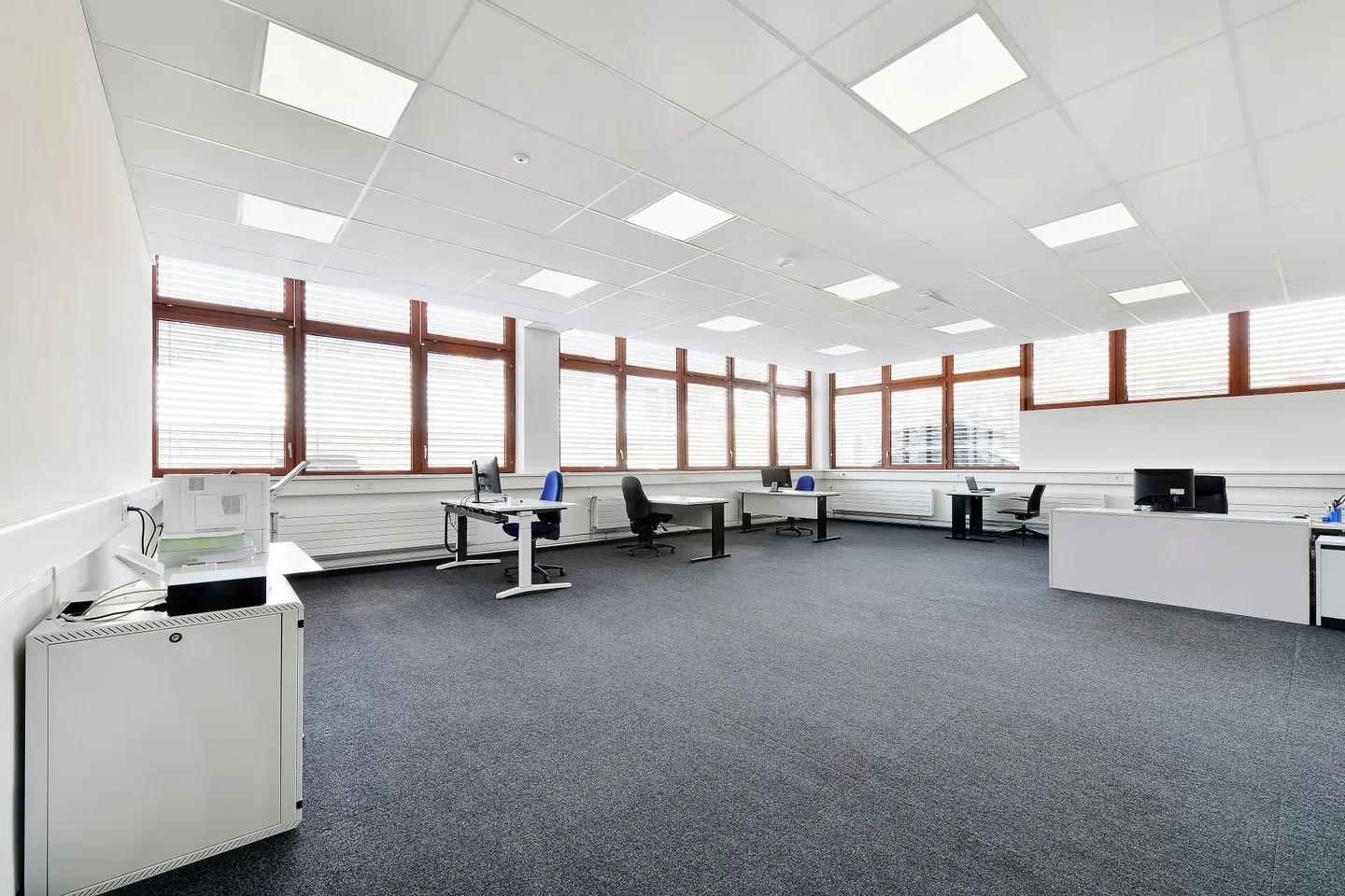 Bureau privé et calme avec caractère de co-working - Photo 1 sur 9