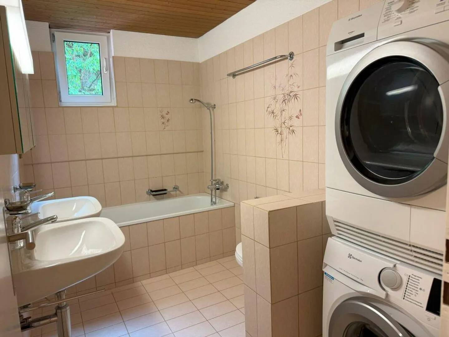 3.5-Zimmer/1. OG Wohnung mit Seesicht, neu renoviert - Foto 4 von 10