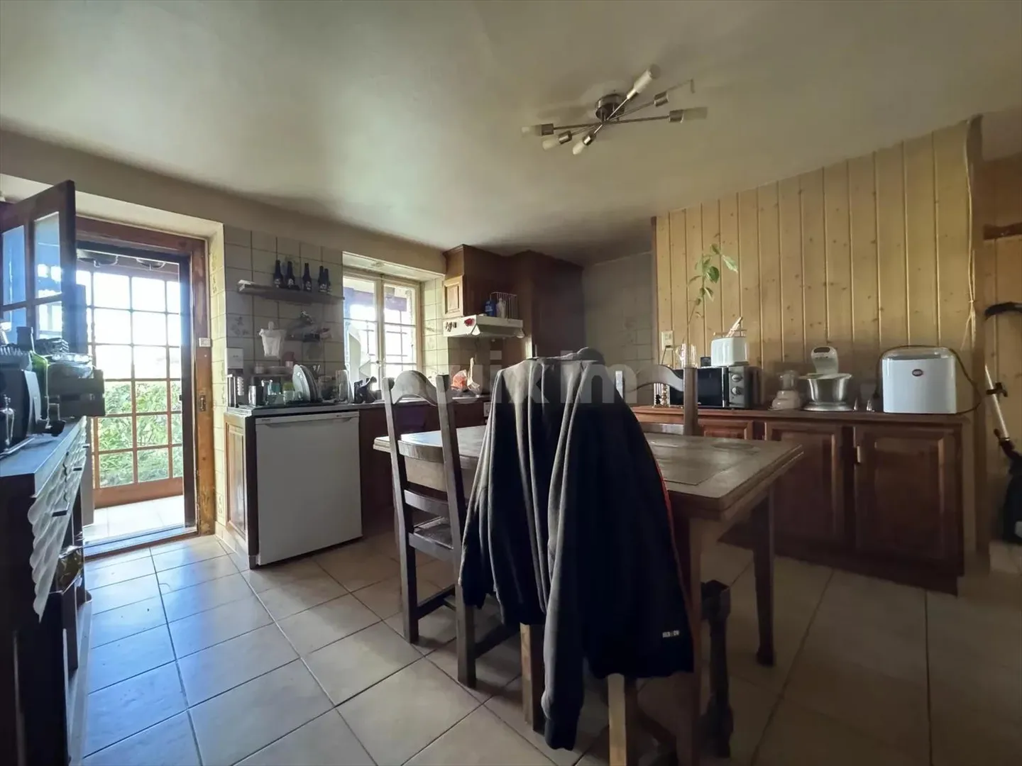 Givrins: Casa di villaggio con grande potenziale, vicino alla stazione - Foto 3 di 8