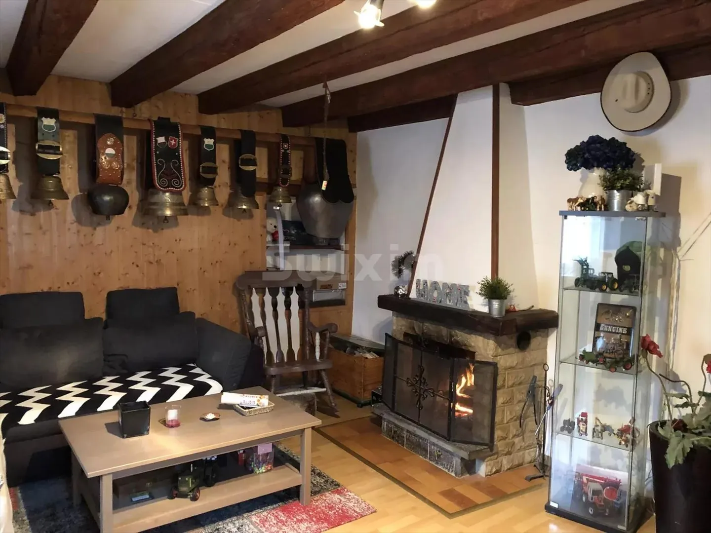 Givrins: Casa di villaggio con grande potenziale, vicino alla stazione - Foto 6 di 8