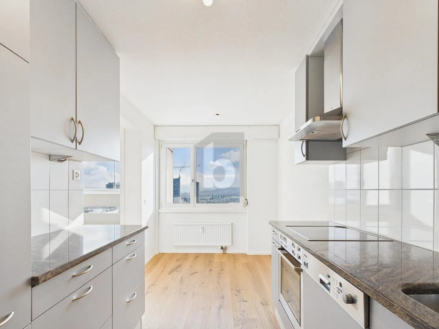 LICHTDURCHFLUTET MIT WEITSICHT - Foto 3 von 6