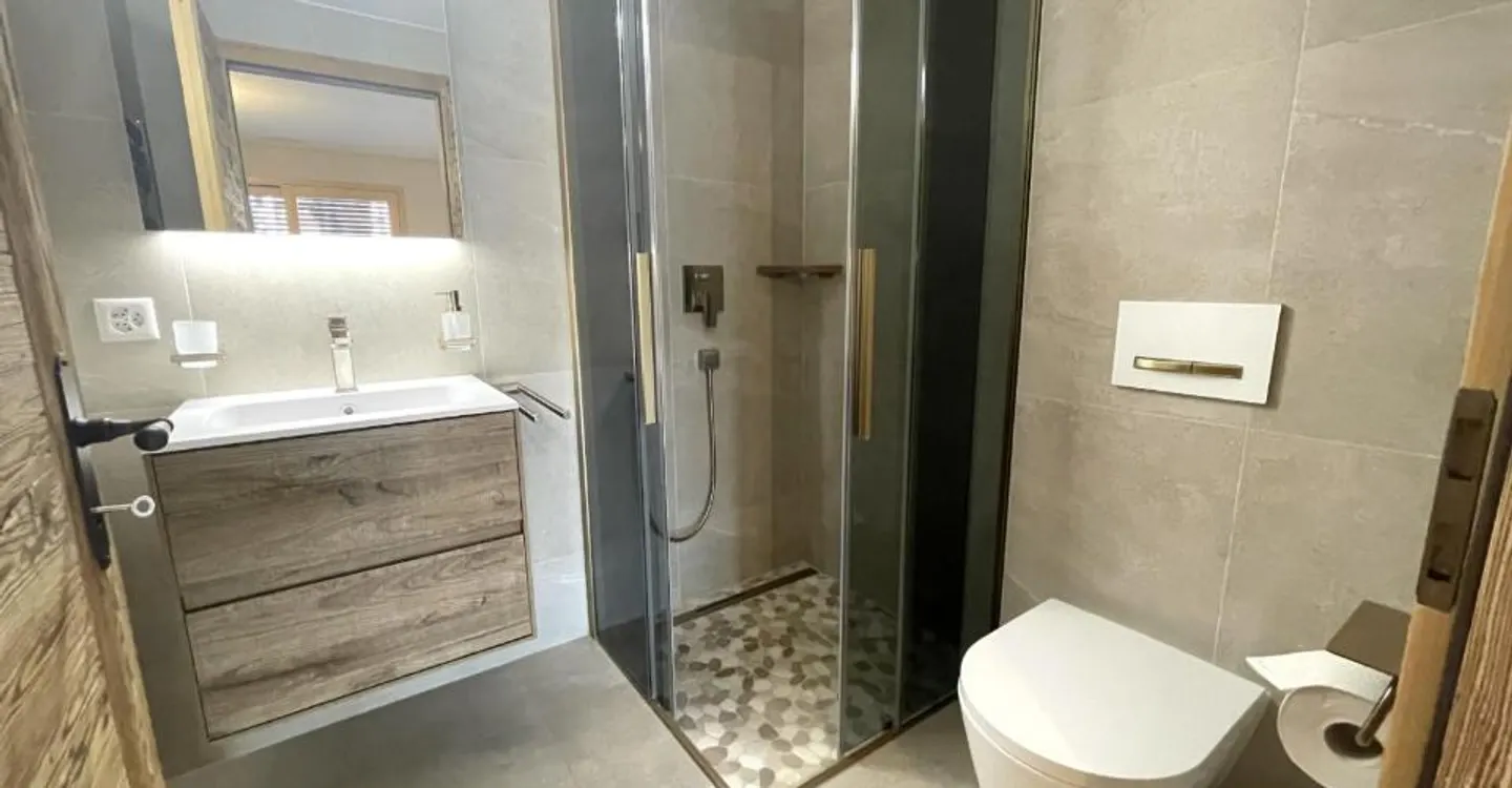 Luxurious Garden Apartment - Photo 5 of 10